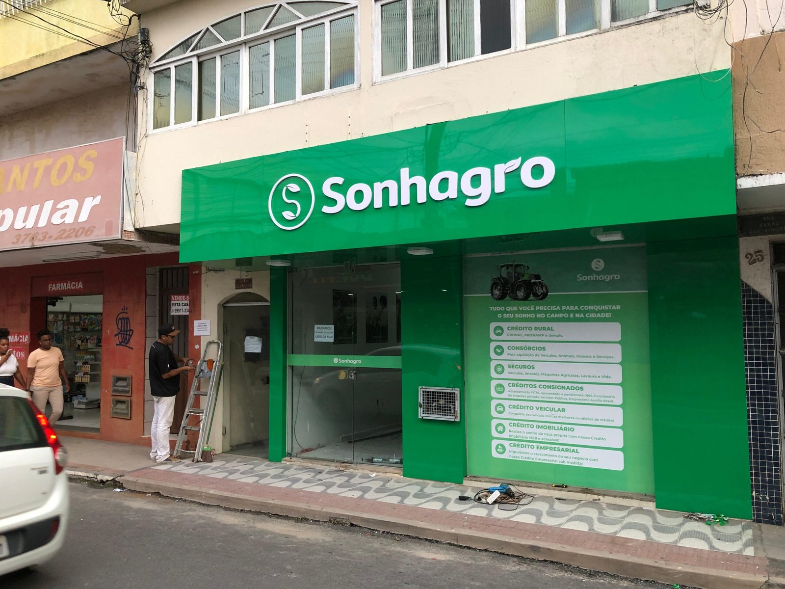 Elementos Visuais no Comércio: Como Transformar Seu Ponto Comercial em Referência no Mercado